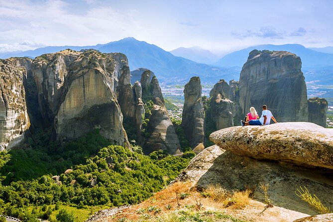 Athens: Meteora Monasteries Tour with Local Guide and Greek Lunch - The 7:45 AM meeting point and bus ride