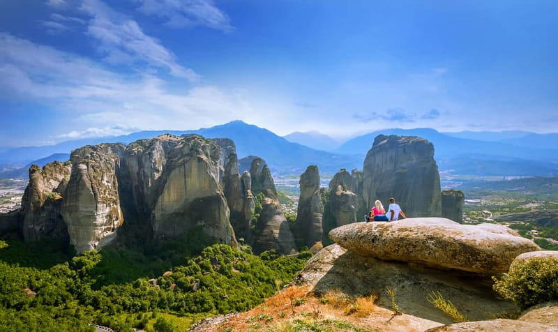 Athens: Meteora Tour with Local Guide and Greek Lunch - Key points at a glance
