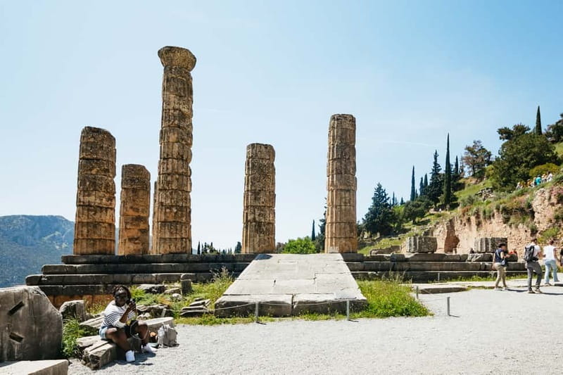 Athens: Mythology of Delphi, Museum and Arachova Guided Tour - Meeting in central Athens and settling into the coach