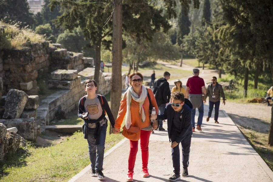 Athens: Mythology Tour for Families - The guides and the small-group advantage