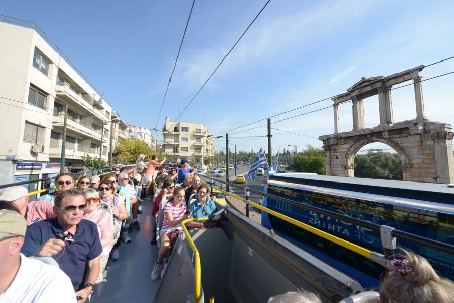 Athens, Piraeus, and Coastline: Blue Hop-On Hop-Off Bus - Blue Line: Piraeus, marinas, and the road to Athens