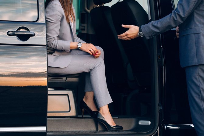 Athens Private Transfer: Central Athens to Piraeus Cruise Port - Hotel, apartment, or Airbnb pickup