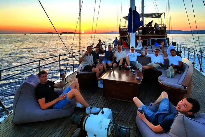 Athens Riviera Sunset Cruise with Snacks and Drinks Included - Sunset, moonlight, and the ride home