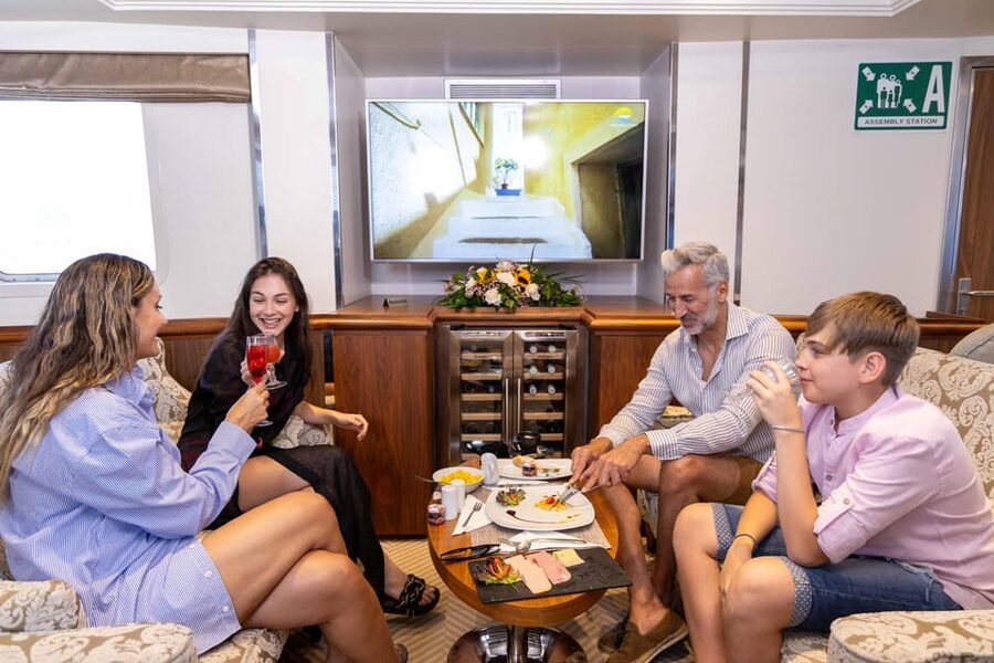 Athens: Saronic Islands Cruise with VIP Area Seating & Lunch - Key points at a glance