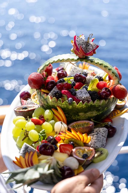 Athens: Saronic Islands Cruise with VIP Area Seating & Lunch - Hydra: cobbled lanes and donkeys