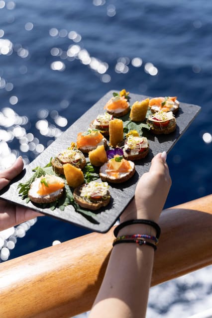 Athens: Saronic Islands Cruise with VIP Area Seating & Lunch - Poros: a quieter hour among pine trees