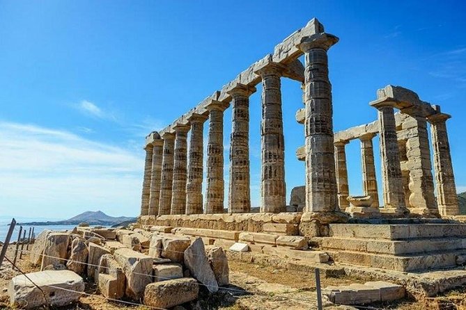 Athens Super Saver: City Sightseeing Tour and Half-Day Cape Sounion Trip plus Delphi Day Trip - A Greek lunch and the rhythm of a group tour