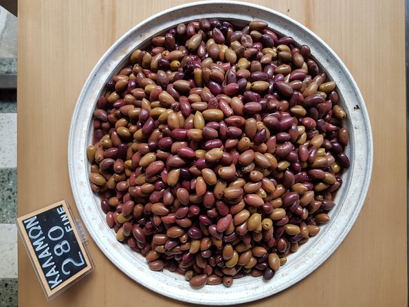 Athens: The Classic Food Tasting Tour - The main meal: Greek mezze and cooked dishes
