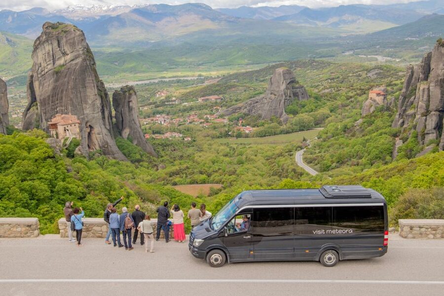 Athens to Meteora: Monasteries & Hidden Caves Bus Tour - Viewpoints made for photographs