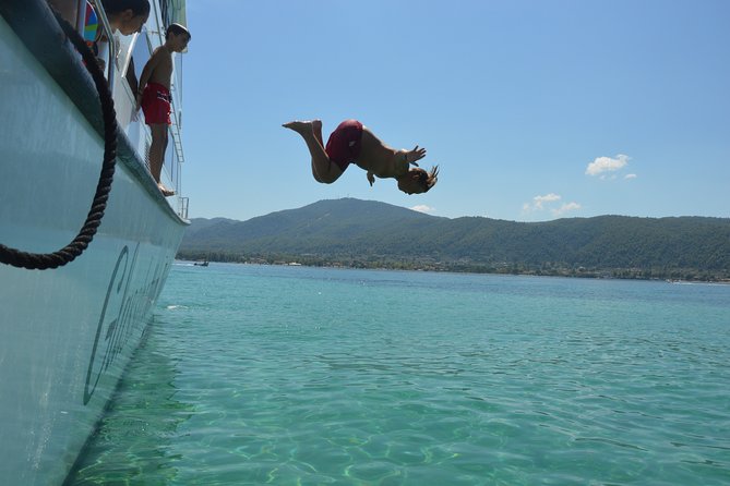 Blue Lagoon-Vourvourou Lunch Cruise from Ouranoupolis - Lunch after the first stop