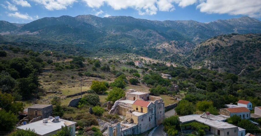 Chania: 7 Villages of Apokoronas Tour with Lunch - Why Apokoronas feels different from Chania