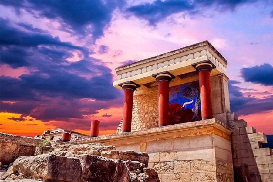 Chania - Knossos Palace Guided Tour - Heraklion, from the Venetian harbor to the Lions Fountain