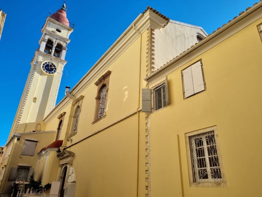 Corfu: Small Group City Walking Tour - Meeting the guide at the Old Fortress Gate