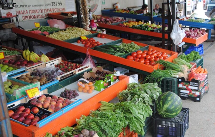Corfu Town: Guided Walking Tour and Local Food Tastings - The guides make the difference