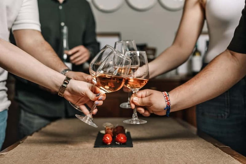 Corfu: Wine Tasting with 5 native grape varieties. - What makes the Greek wine selection useful