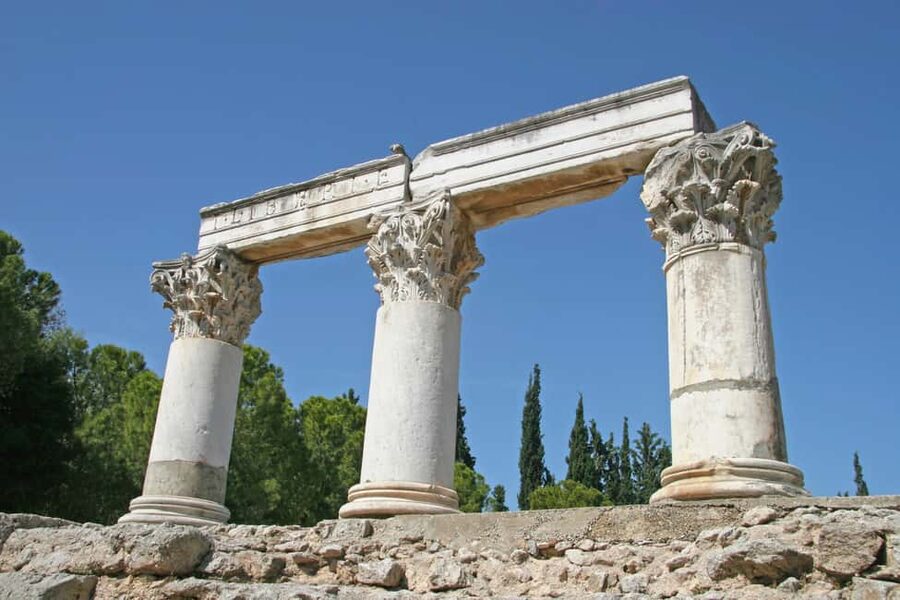Corinth: 3D Representations & Audiovisual Self-Guided tour - What the app adds to an independent visit