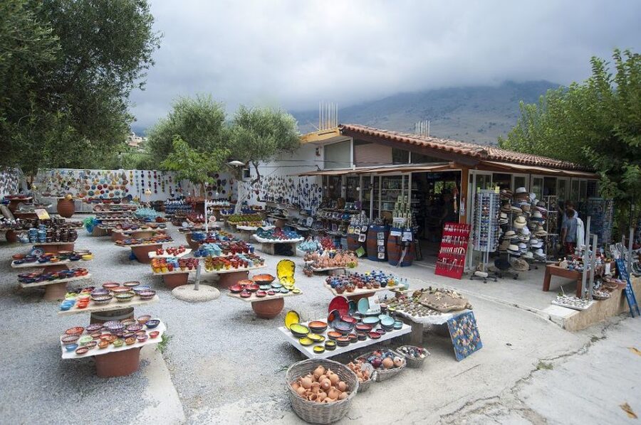 Crete: Chania, Lake Kournas and Rethymno Tour - Rethymno: a compact final stop