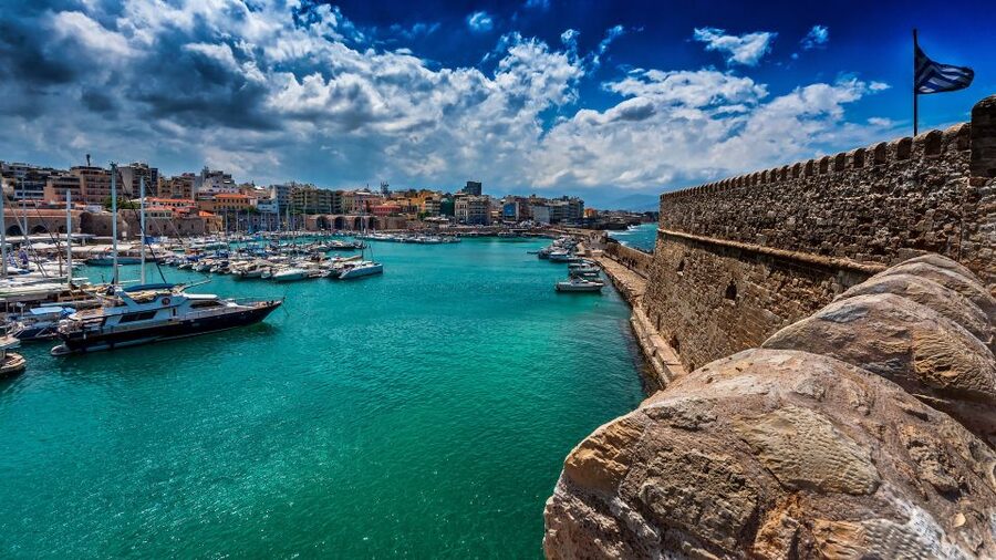 Crete: Heraklion Center, Local Market and Creta Aquarium - Who will enjoy this outing most?