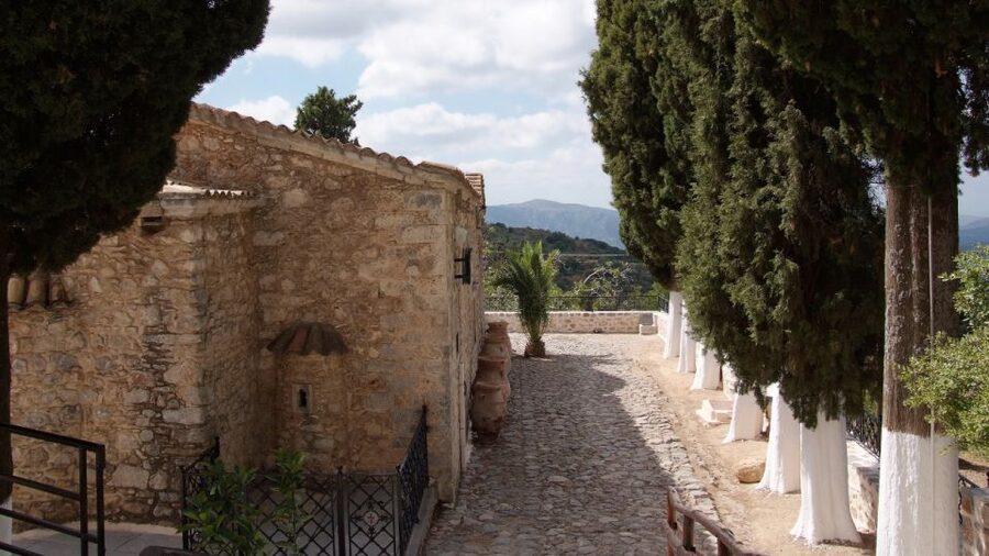 Crete: Knossos, Lasithi, Lasinthos and Olive Farm Combo Tour - Krasi and a 2,400-year-old plane tree