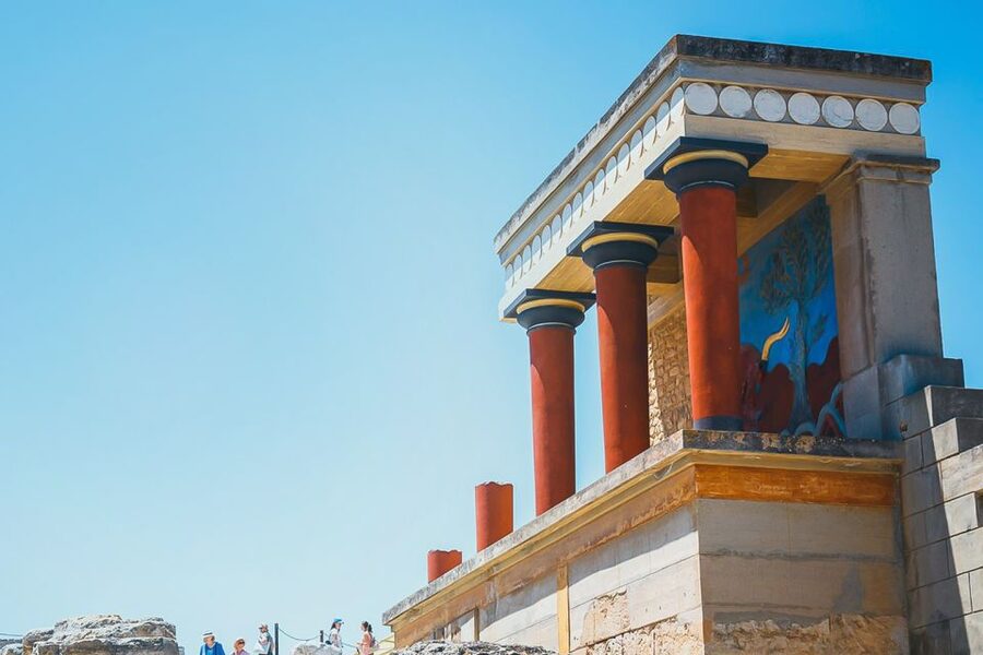 Crete: Knossos Palace and Museum E-Tickets with Audio Guides - What makes the audio guide useful