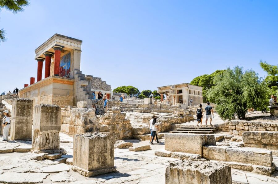 Crete: Knossos Palace Entry Ticket with Optional Audio Guide - What the Knossos visit really offers
