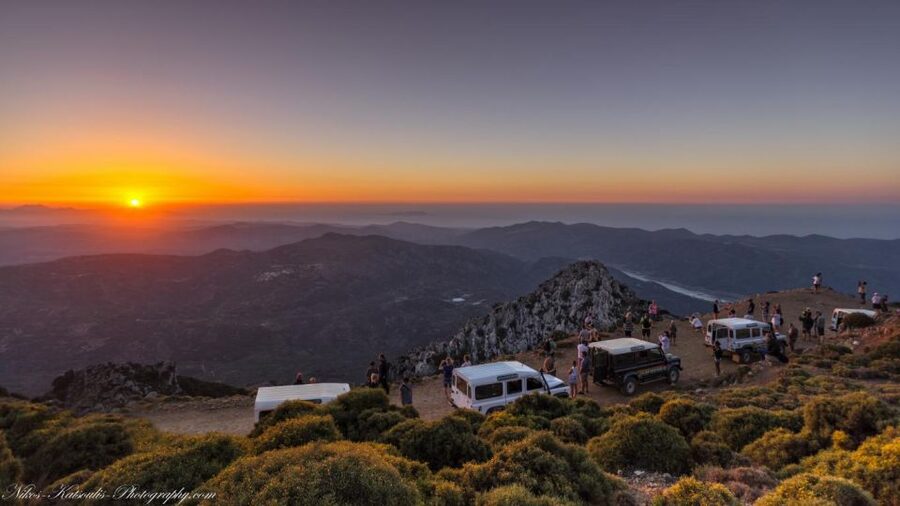 Crete: Land Rover Safari with Sunset Viewing, Dinner, & Wine - The value of a small group and an active guide
