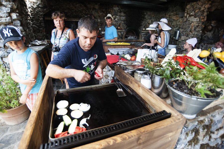 Crete: Lassithi Plateau & Kera Monastery Tour with Ceramics - Small details that make the day easier