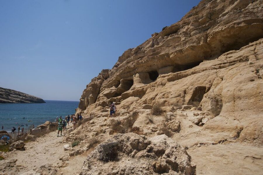 Crete: Matala Beach and Hippie caves, Red beach - Arriving at Matala Beach