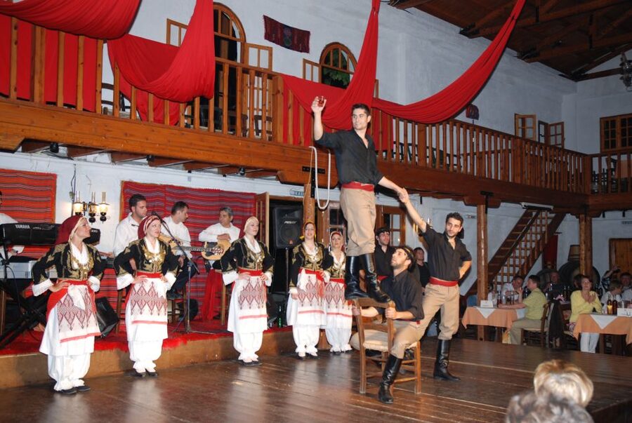 Crete: Traditional Dance Show and Buffet Dinner with Wine - Is $34 good value for this Crete evening?