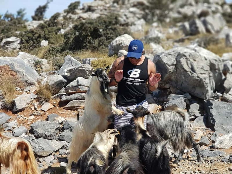 Crete:Zeus & Lassithi Plateau, OliveTasting, Kritza, Pottery - Leaving the coast in an air-conditioned Land Rover