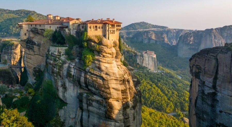 Delphi and Meteora: 2-Day Bus Tour from Athens - Day one: Delphi and the Temple of Apollo
