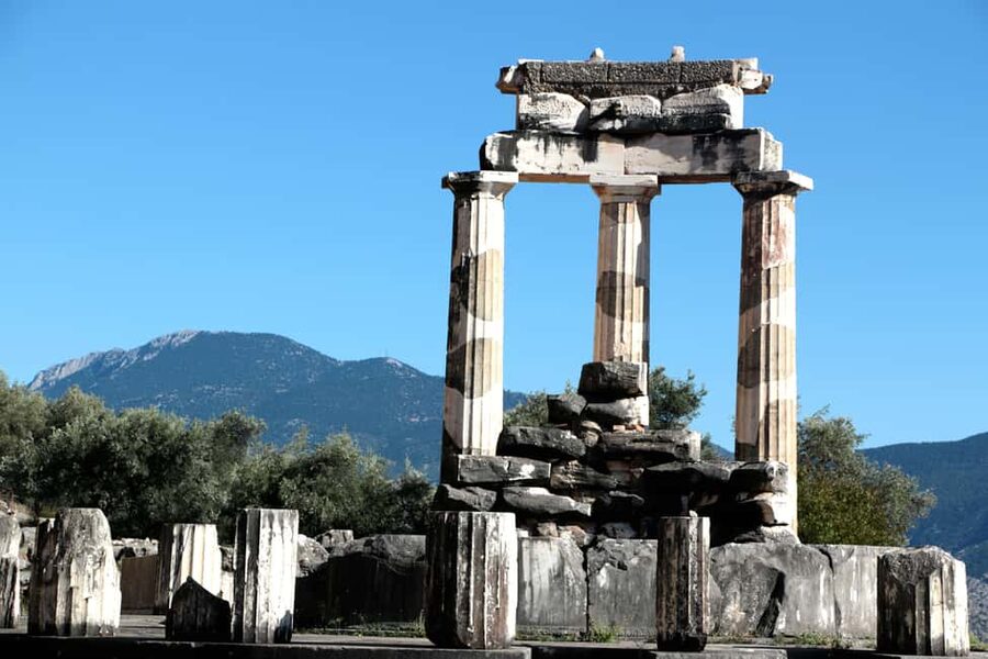 Delphi: Audiovisual self-guided tour with 3D models - The Pythian Games beyond the oracle