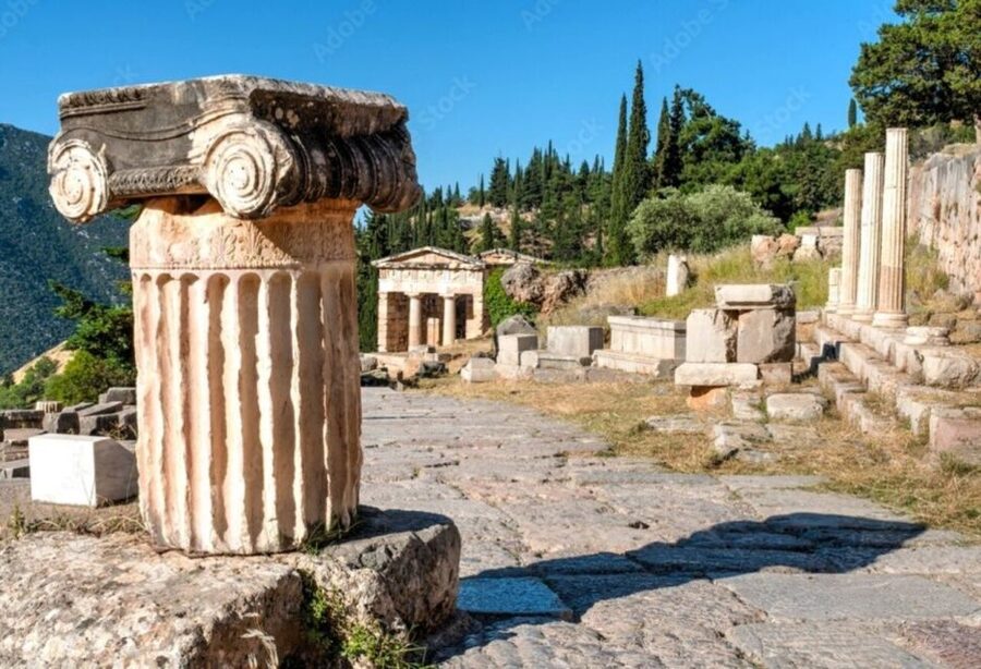 Delphi: Audiovisual self-guided tour with 3D models - What the $7.89 price really covers