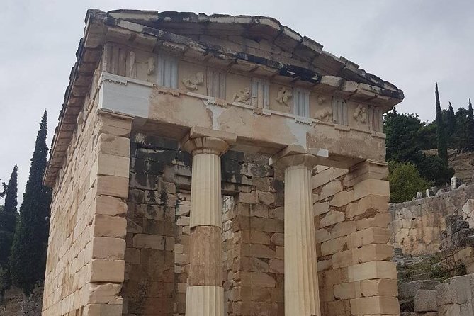Delphi Guided Small Group Day Tour from Athens - The early pickup and drive through Boeotia