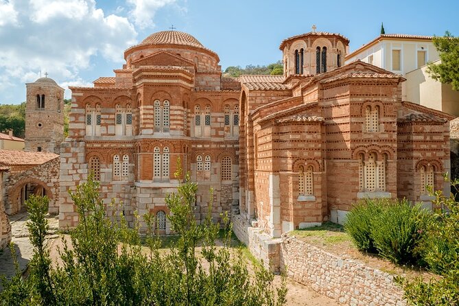Delphi, Hosios Loukas Monastery full day private tour from Athens - Arriving at Delphi’s ancient sanctuary