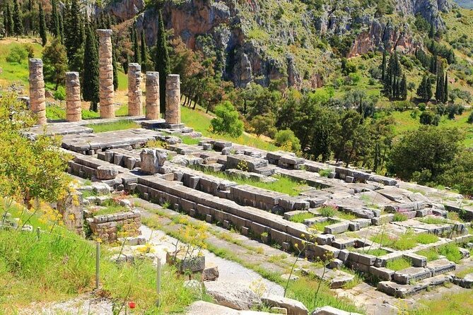 Delphi One Day Trip from Athens - The short Arachova stop