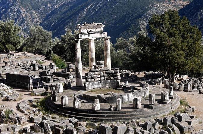 Delphi & Thermopylae Full Day Private Tour from Athens - The day at a glance