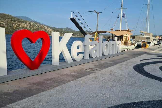 "Dreamy cruise"Daily Cruise from Argostoli harbour with a traditional Greek boat - White Rocks Beach starts the swimming day