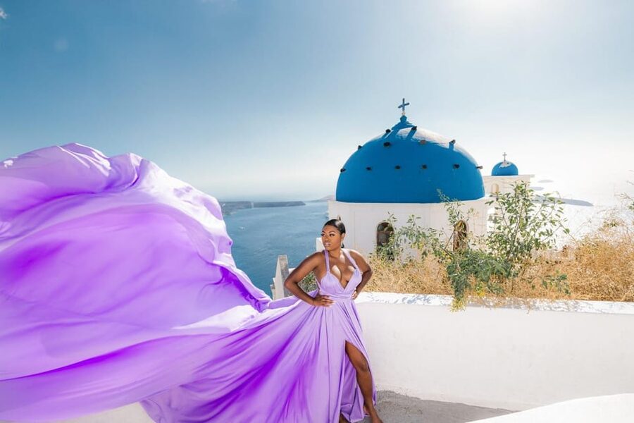 Flying dress Photoshoot in Santorini with Hotel Pickup - Posing help makes a big difference