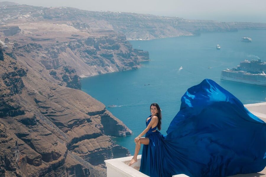 Flying dress Photoshoot in Santorini with Hotel Pickup - What the current rating tells you