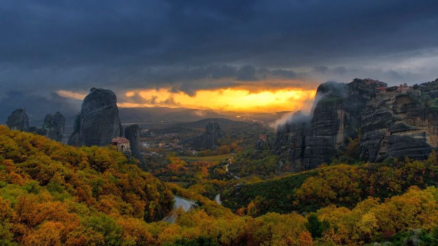 From Athens: 3 Days in Meteora & Delphi with Tours & Hotel - Getting from Athens to Kalambaka
