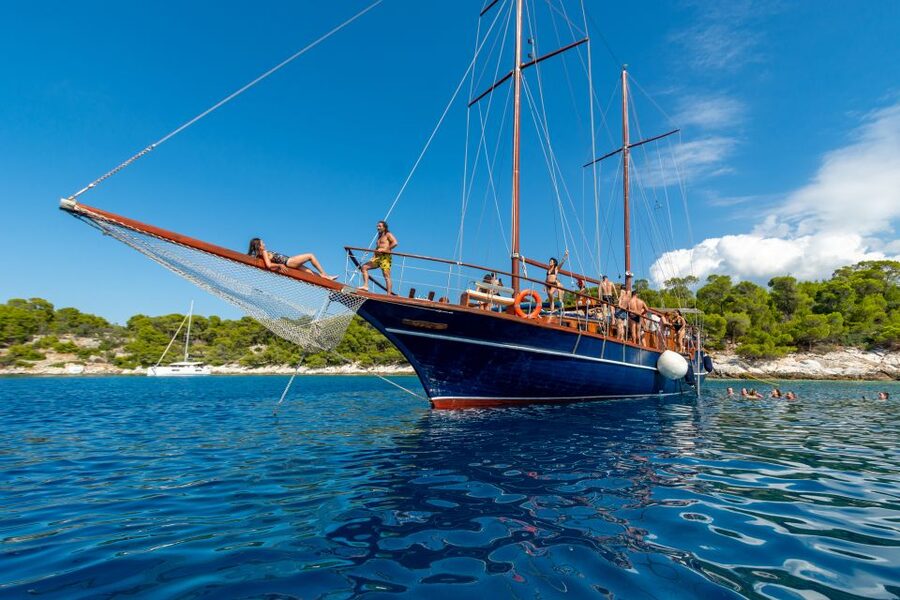 From Athens: Aegina, Agistri and Metopi Day Cruise w/ Lunch - Marina Zeas to Agistri, about two and a half hours at sea
