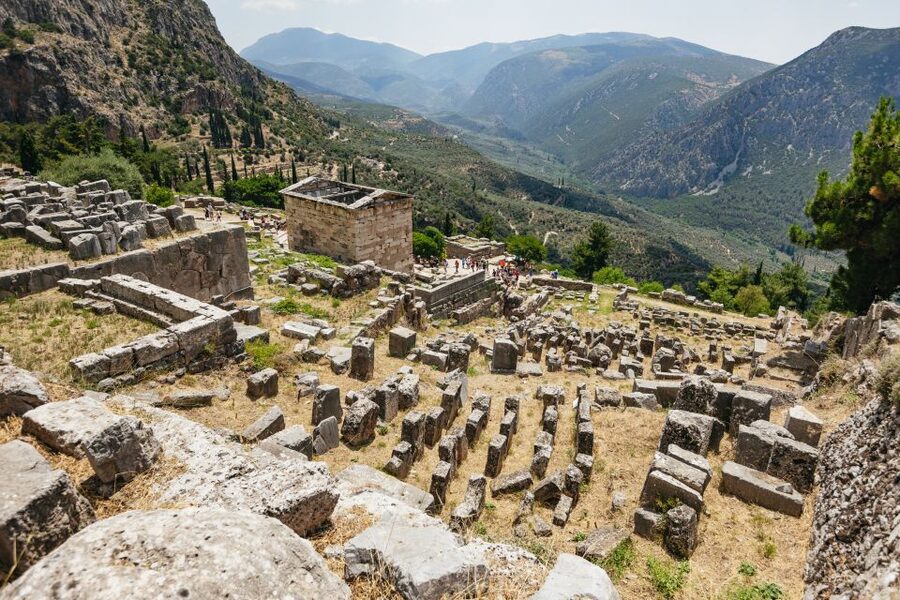 From Athens: Delphi and Meteora 2-Day Guided Tour - The ride back and the Thermopylae stop