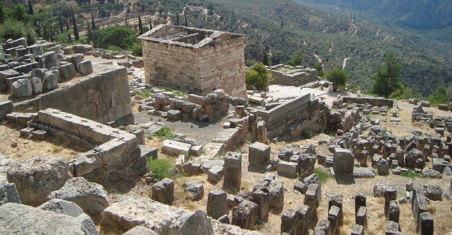 From Athens: Full Day Private Tour of Delphi - Why Delphi deserves the long ride from Athens
