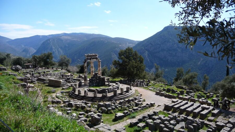 From Athens: Full Day Private Tour of Delphi - Athena Pronaia and the first view of Delphi