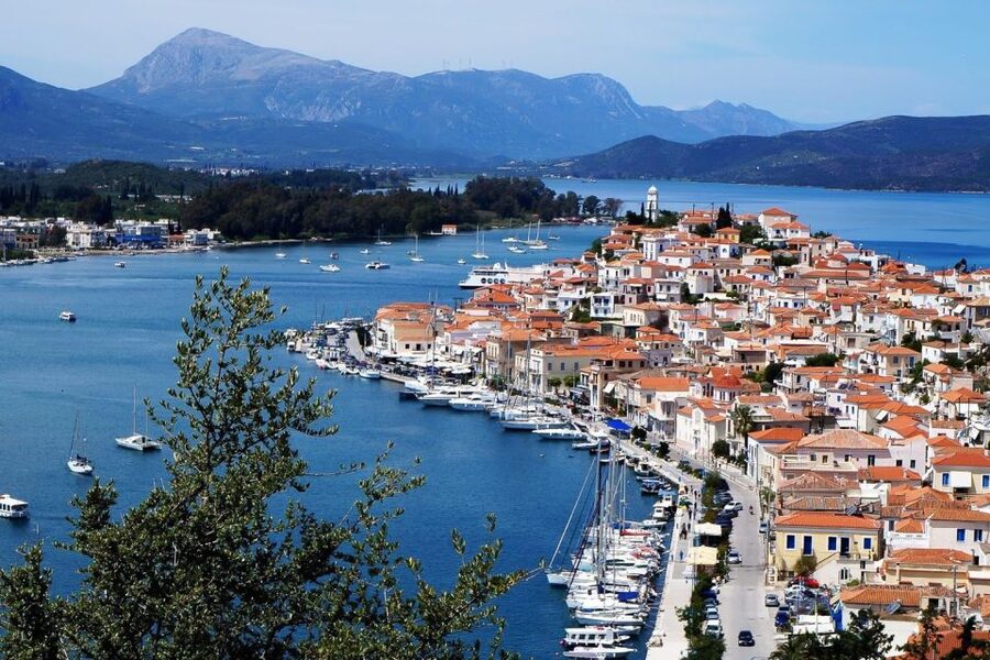 From Athens: Hydra, Poros & Aegina Cruise with Buffet Lunch - Lunch while crossing toward Aegina