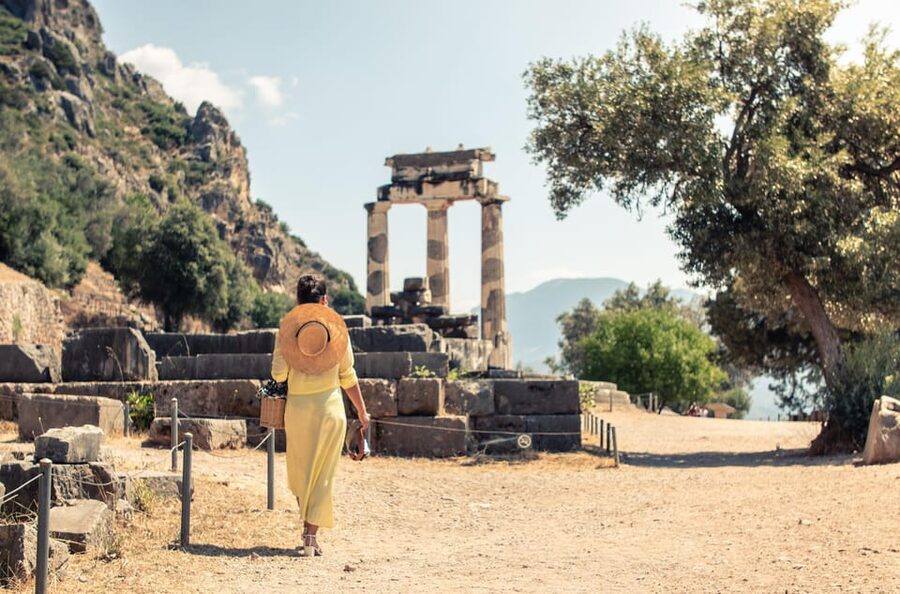 From Athens: Private Delphi and Thermopylae Guided Day Trip - Key points at a glance