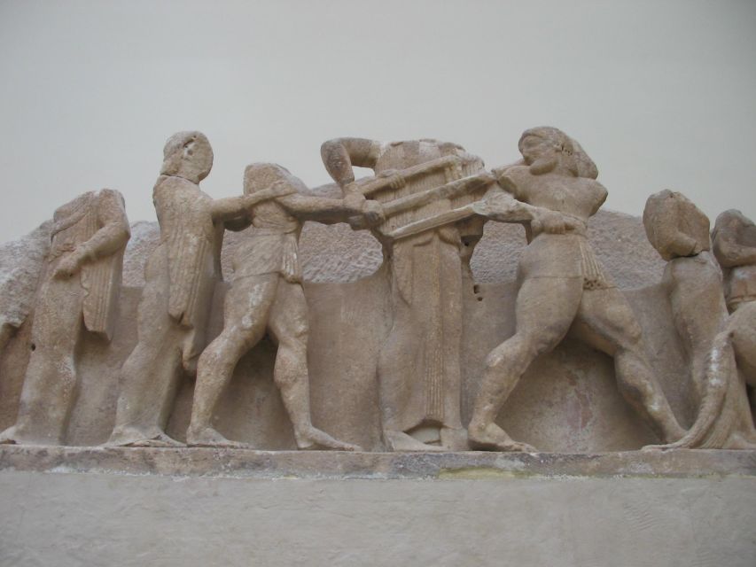 From Athens: Private Delphi and Thermopylae Guided Day Trip - Delphi Museum and its famous treasures