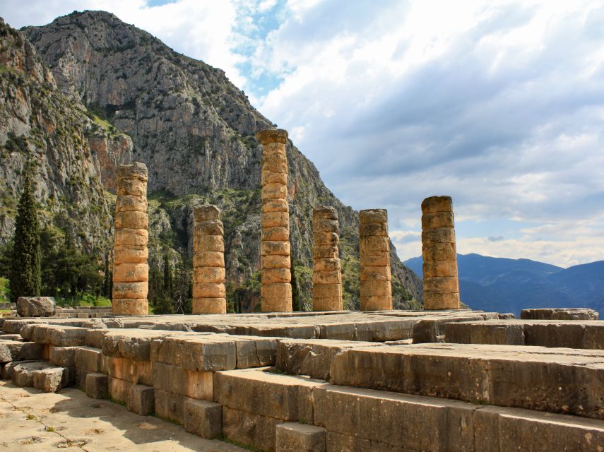 From Athens: Private Delphi and Thermopylae Guided Day Trip - Lunch above Itea and a stop in Arachova