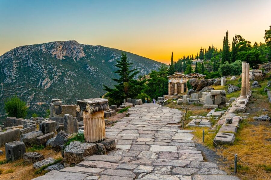 From Athens: Temple of Apollo and Oracle Delphi Day Trip - Is the Optional Lunch Worth Adding?